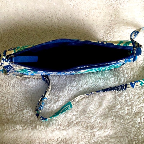 Vera Bradley Crossbody - Picture 3 of 5